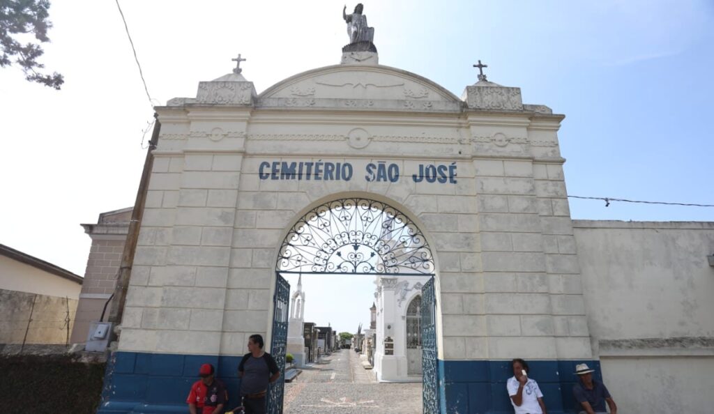 Cemitérios de Ponta Grossa operam sem licença ambiental