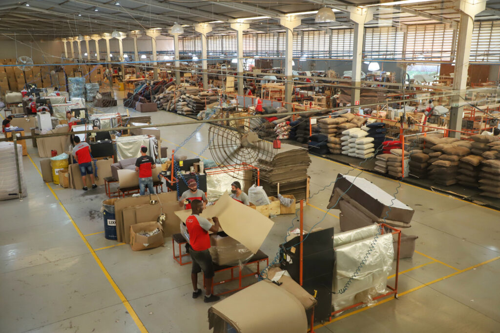 Paraná alcança marca de 6 milhões de trabalhadores ocupados