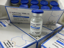 Paraná recebe primeiro lote da vacina atualizada da Covid-19 spikevax