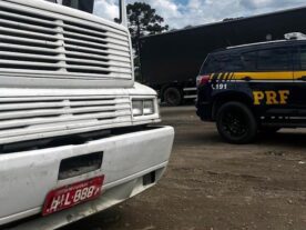 Caminhoneiro é preso após adulterar placas para não pagar pedágio, no Paraná