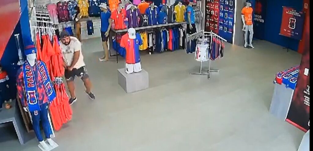 Homem furta loja do Paraná Clube e dá prejuízo de R$ 3,4 mil
