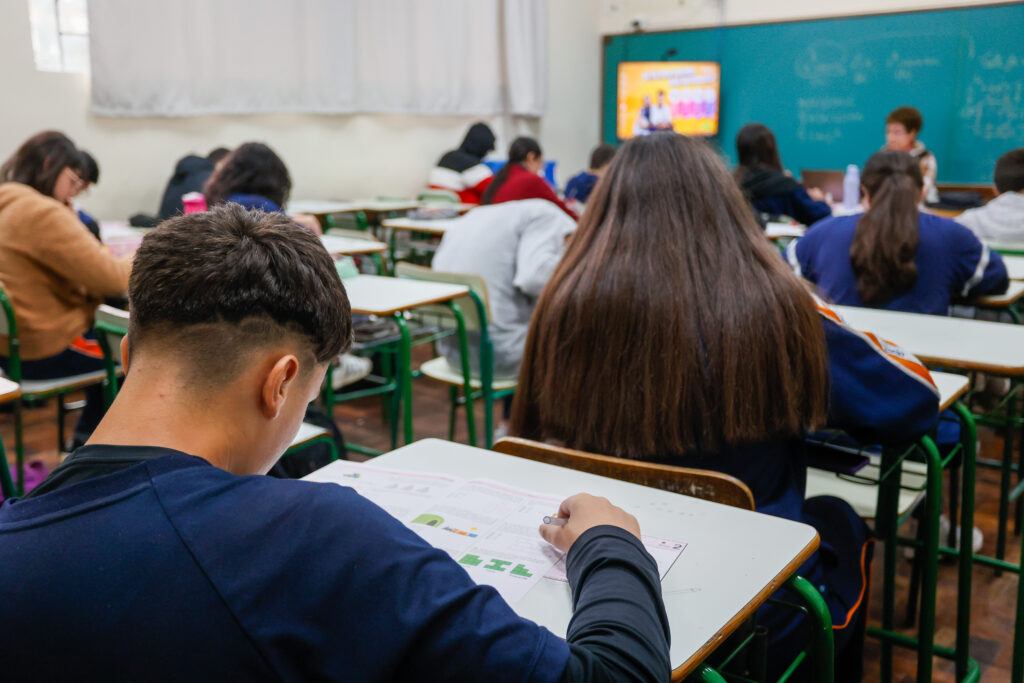 Programa Parceiro da Escola é sancionado no Paraná