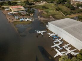 Aeroporto de Porto Alegre volta a funcionar após mais de dois meses fechado