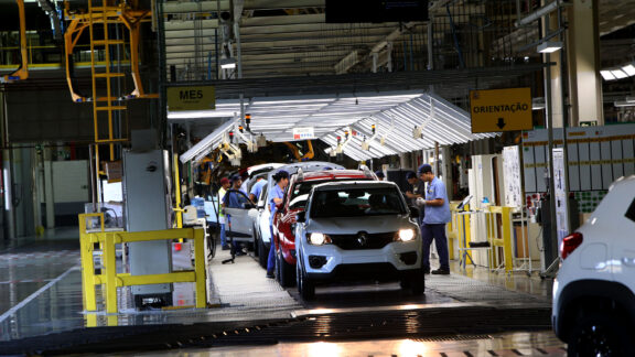 Produção nacional de veículos tem alta de 0,5% no primeiro semestre